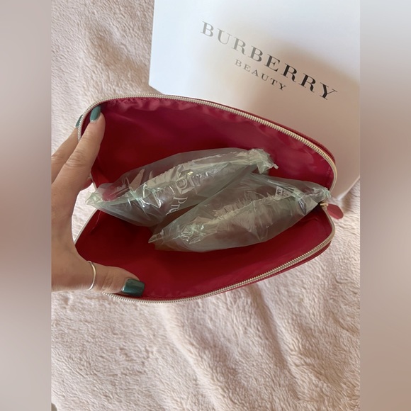 BURBERRY Beauty Limited Edition Large Military Red Nova Plaid Design Trousse - Picture 7 of 12